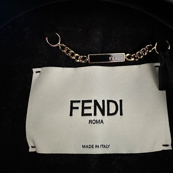 Authentic Fendi wool coat with scarf - Picture 14 of 15